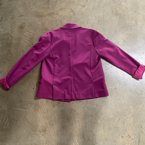Fuschia Blazer with button details - Picture 4 of 12